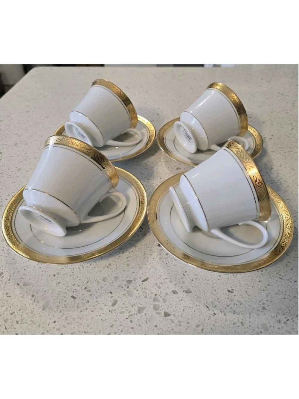 Noritake Majestic Gold Fine China Gold Encrusted Footed Tea Cups And Saucers 8Pc